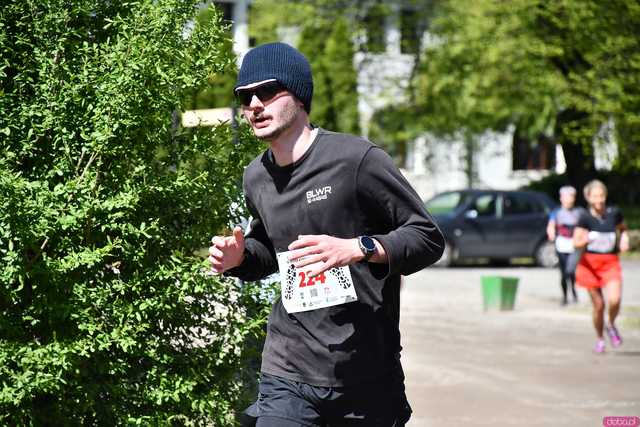 [WIDEO/FOTO] Pobiegli w 14. Półmaratonie Henrykowskim i 10. Dyszce Księgi Henrykowskiej
