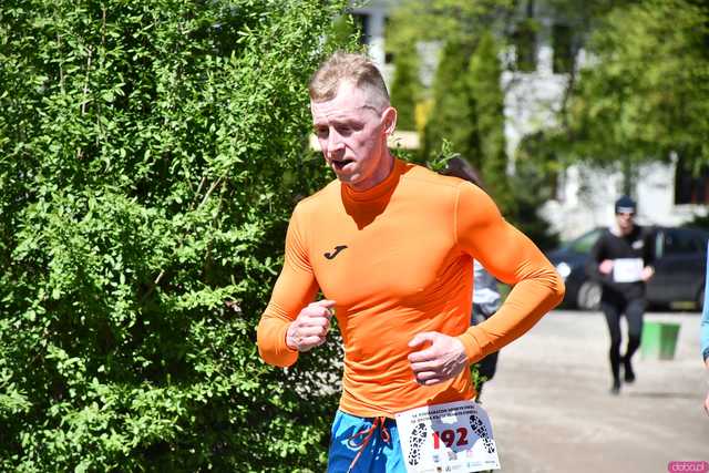 [WIDEO/FOTO] Pobiegli w 14. Półmaratonie Henrykowskim i 10. Dyszce Księgi Henrykowskiej
