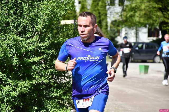 [WIDEO/FOTO] Pobiegli w 14. Półmaratonie Henrykowskim i 10. Dyszce Księgi Henrykowskiej