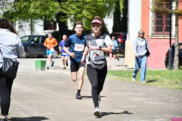[WIDEO/FOTO] Pobiegli w 14. Półmaratonie Henrykowskim i 10. Dyszce Księgi Henrykowskiej