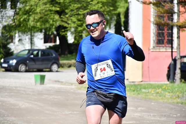 [WIDEO/FOTO] Pobiegli w 14. Półmaratonie Henrykowskim i 10. Dyszce Księgi Henrykowskiej