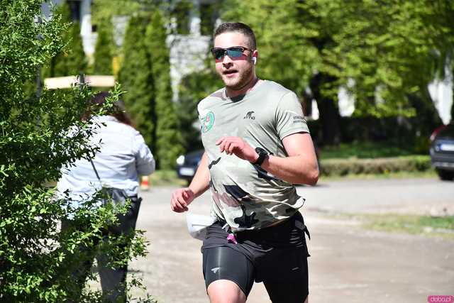 [WIDEO/FOTO] Pobiegli w 14. Półmaratonie Henrykowskim i 10. Dyszce Księgi Henrykowskiej