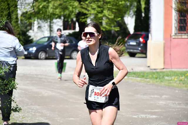 [WIDEO/FOTO] Pobiegli w 14. Półmaratonie Henrykowskim i 10. Dyszce Księgi Henrykowskiej