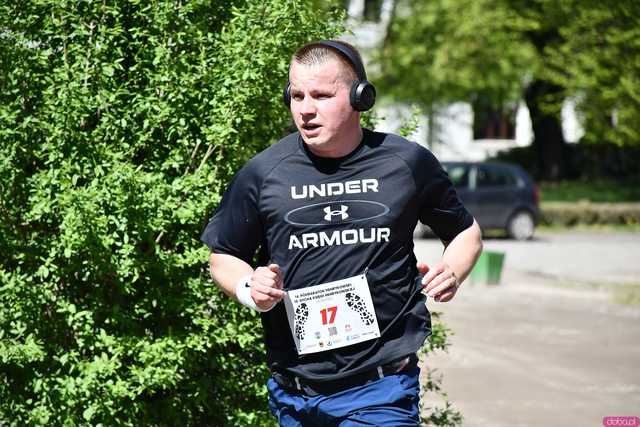 [WIDEO/FOTO] Pobiegli w 14. Półmaratonie Henrykowskim i 10. Dyszce Księgi Henrykowskiej
