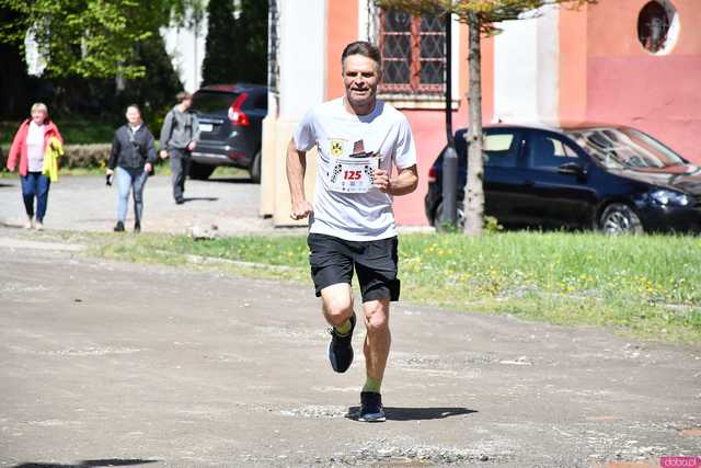[WIDEO/FOTO] Pobiegli w 14. Półmaratonie Henrykowskim i 10. Dyszce Księgi Henrykowskiej