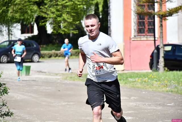 [WIDEO/FOTO] Pobiegli w 14. Półmaratonie Henrykowskim i 10. Dyszce Księgi Henrykowskiej