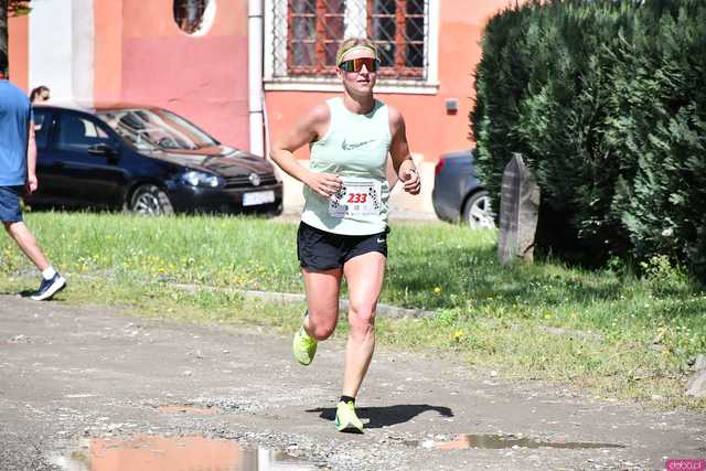 [WIDEO/FOTO] Pobiegli w 14. Półmaratonie Henrykowskim i 10. Dyszce Księgi Henrykowskiej