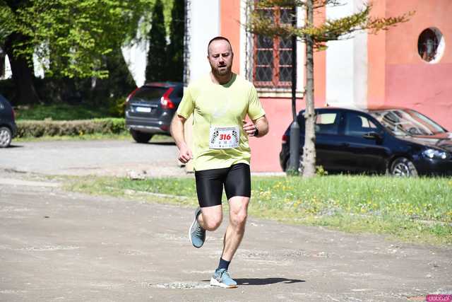 [WIDEO/FOTO] Pobiegli w 14. Półmaratonie Henrykowskim i 10. Dyszce Księgi Henrykowskiej