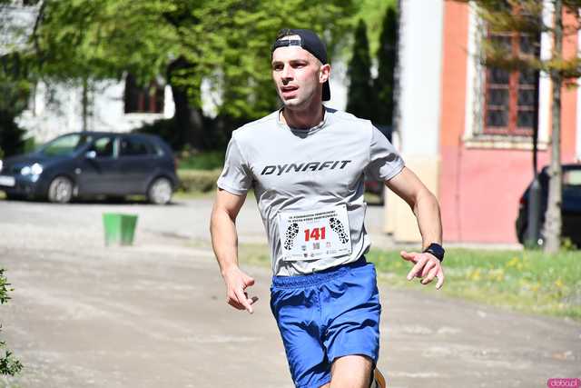 [WIDEO/FOTO] Pobiegli w 14. Półmaratonie Henrykowskim i 10. Dyszce Księgi Henrykowskiej