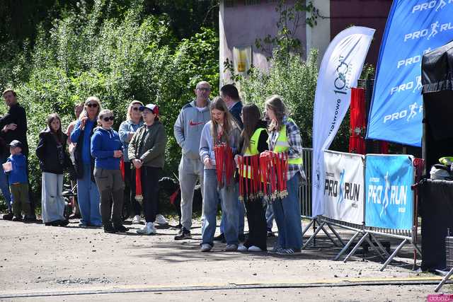 [WIDEO/FOTO] Pobiegli w 14. Półmaratonie Henrykowskim i 10. Dyszce Księgi Henrykowskiej
