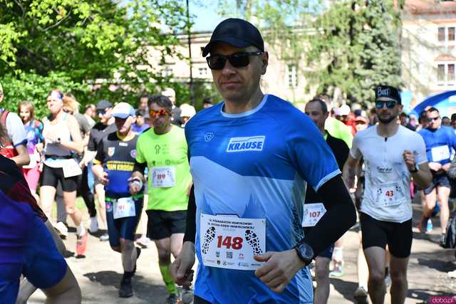 [WIDEO/FOTO] Pobiegli w 14. Półmaratonie Henrykowskim i 10. Dyszce Księgi Henrykowskiej