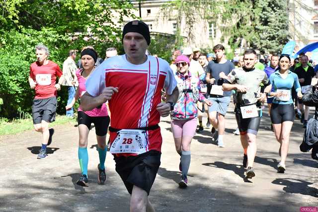[WIDEO/FOTO] Pobiegli w 14. Półmaratonie Henrykowskim i 10. Dyszce Księgi Henrykowskiej