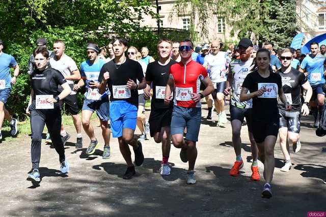 [WIDEO/FOTO] Pobiegli w 14. Półmaratonie Henrykowskim i 10. Dyszce Księgi Henrykowskiej