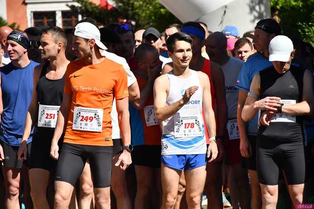 [WIDEO/FOTO] Pobiegli w 14. Półmaratonie Henrykowskim i 10. Dyszce Księgi Henrykowskiej