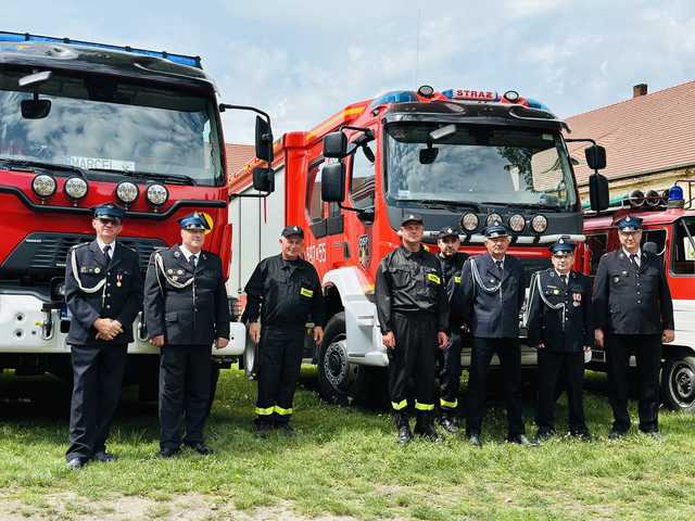 [FOTO] Obchody uchwalenia Konstytucji 3 Maja oraz uroczystości dnia Patrona Strażaków Św. Floriana w Henrykowie