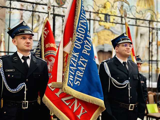 [FOTO] Obchody uchwalenia Konstytucji 3 Maja oraz uroczystości dnia Patrona Strażaków Św. Floriana w Henrykowie