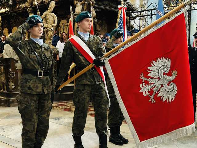 [FOTO] Obchody uchwalenia Konstytucji 3 Maja oraz uroczystości dnia Patrona Strażaków Św. Floriana w Henrykowie