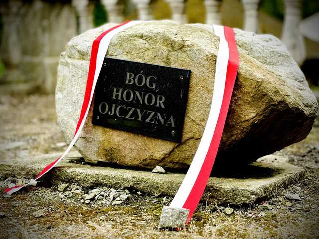 [FOTO] Obchody uchwalenia Konstytucji 3 Maja oraz uroczystości dnia Patrona Strażaków Św. Floriana w Henrykowie