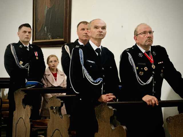 [FOTO] Obchody uchwalenia Konstytucji 3 Maja oraz uroczystości dnia Patrona Strażaków Św. Floriana w Henrykowie