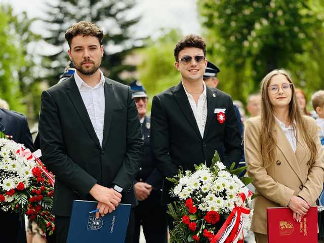 [FOTO] Obchody uchwalenia Konstytucji 3 Maja oraz uroczystości dnia Patrona Strażaków Św. Floriana w Henrykowie