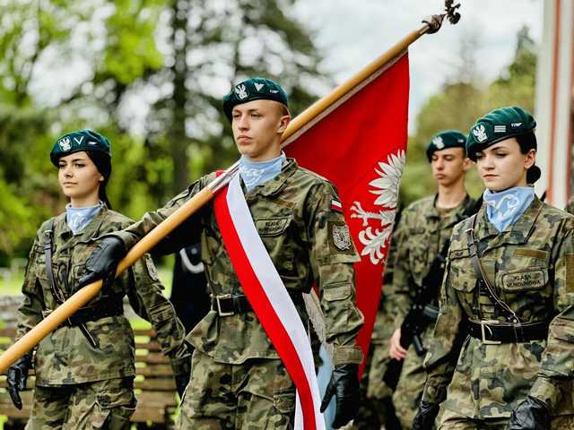 [FOTO] Obchody uchwalenia Konstytucji 3 Maja oraz uroczystości dnia Patrona Strażaków Św. Floriana w Henrykowie