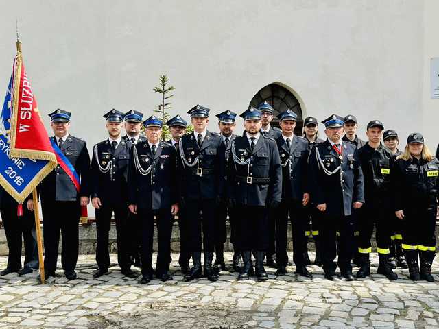 [FOTO] Obchody uchwalenia Konstytucji 3 Maja oraz uroczystości dnia Patrona Strażaków Św. Floriana w Henrykowie