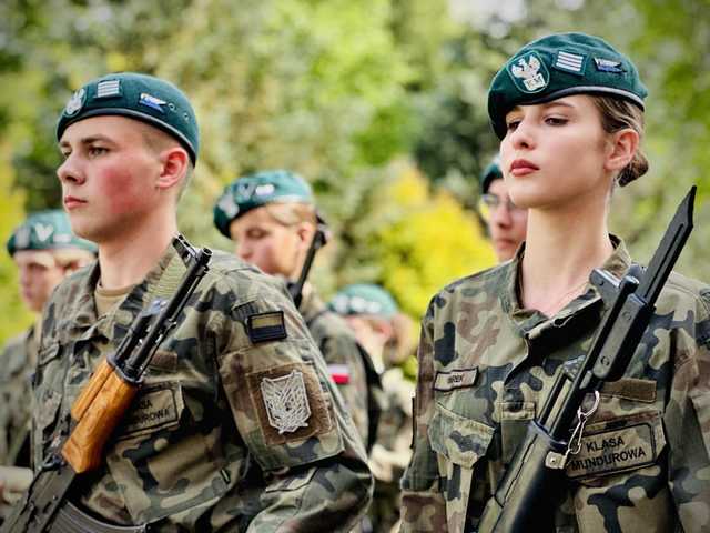 [FOTO] Obchody uchwalenia Konstytucji 3 Maja oraz uroczystości dnia Patrona Strażaków Św. Floriana w Henrykowie