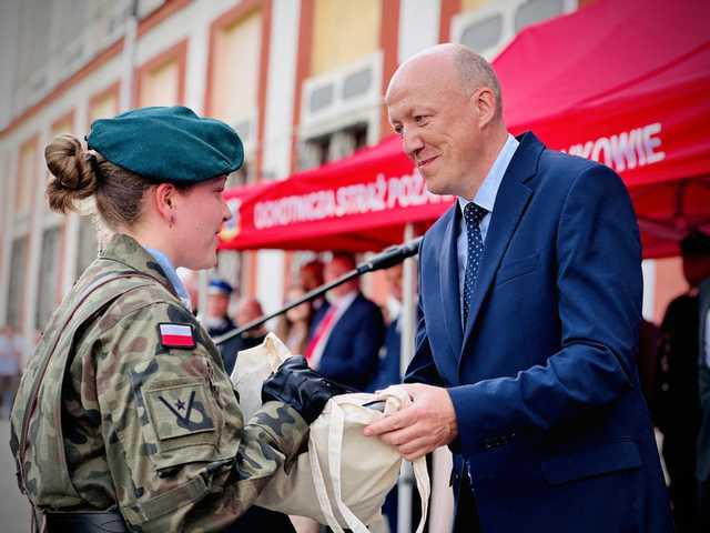 [FOTO] Obchody uchwalenia Konstytucji 3 Maja oraz uroczystości dnia Patrona Strażaków Św. Floriana w Henrykowie