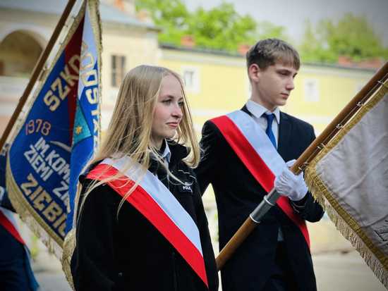 [FOTO] Obchody uchwalenia Konstytucji 3 Maja oraz uroczystości dnia Patrona Strażaków Św. Floriana w Henrykowie