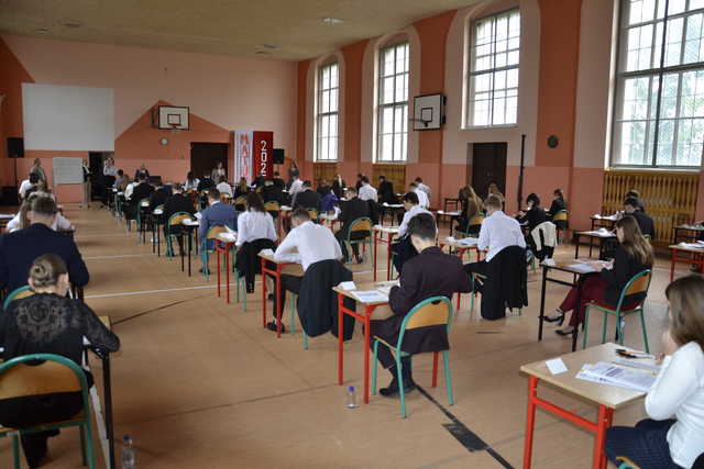 Matury 2025 rozpoczęte! Sprawdziliśmy nastroje uczniów po egzaminie z języka polskiego