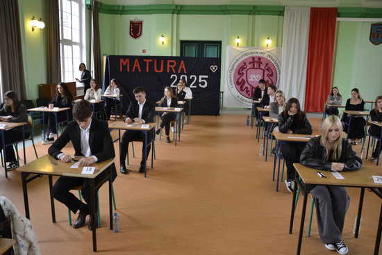 Matury 2025 rozpoczęte! Sprawdziliśmy nastroje uczniów po egzaminie z języka polskiego