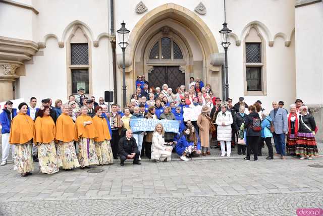 [FOTO] Pół wieku pasji i aktywności. W Ząbkowicach Śląskich świętowano jubileusz Uniwersytetów Trzeciego Wieku 