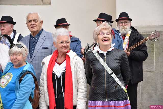 [FOTO] Pół wieku pasji i aktywności. W Ząbkowicach Śląskich świętowano jubileusz Uniwersytetów Trzeciego Wieku 