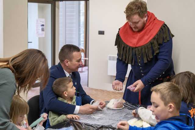 [FOTO] W Kamieńcu Ząbkowickim ruszył projekt „Świat Narrenturm”