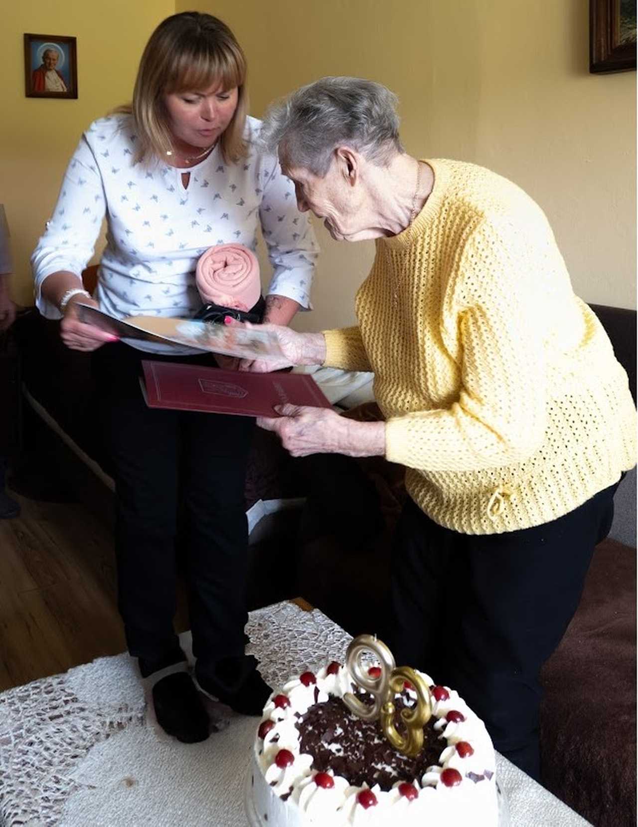 [FOTO] Pani Wanda skończyła 93 lata. Pamięta Wołyń, roboty w Niemczech i powroty przez morze