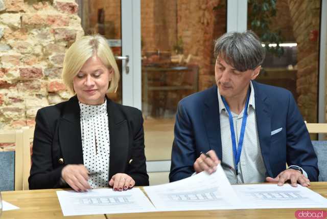 [FOTO,WIDEO] Twierdza Srebrna Góra coraz bliżej UNESCO. Podpisano międzynarodowe porozumienie 