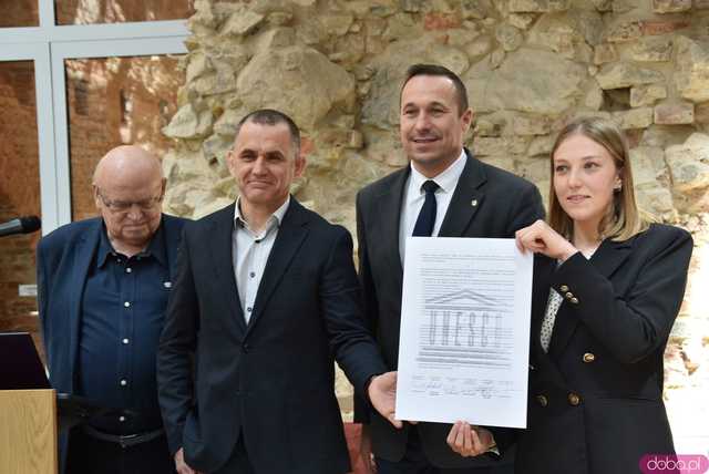 [FOTO,WIDEO] Twierdza Srebrna Góra coraz bliżej UNESCO. Podpisano międzynarodowe porozumienie 
