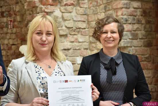 [FOTO,WIDEO] Twierdza Srebrna Góra coraz bliżej UNESCO. Podpisano międzynarodowe porozumienie 