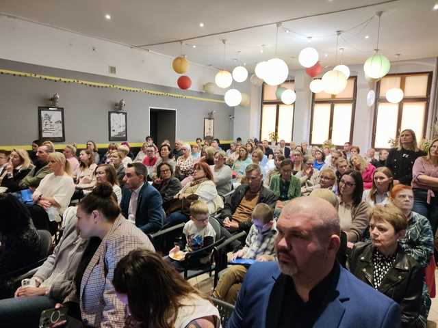[FOTO] Ząbkowice Śląskie w centrum ważnych rozmów o chorobach rzadkich. Mama chorego Michała walczy o jego przyszłość