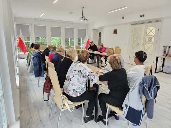 [FOTO] Bardo stawia na dialog z seniorami. Kolejne spotkania przynoszą efekty 