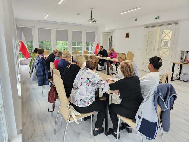 [FOTO] Bardo stawia na dialog z seniorami. Kolejne spotkania przynoszą efekty 