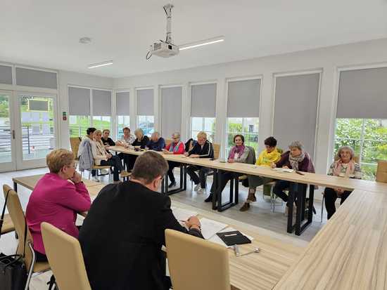 [FOTO] Bardo stawia na dialog z seniorami. Kolejne spotkania przynoszą efekty 