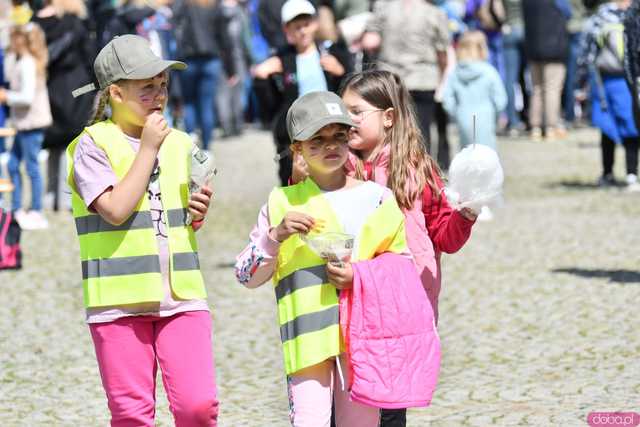 [FOTO, WIDEO] Na tropie przygody w Kamieńcu Ząbkowickim. Prawdziwy Dzień Dziecka