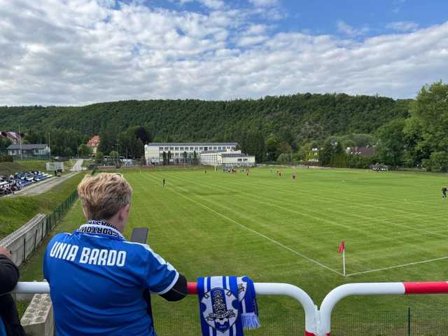 [FOTO] Nowe stroje, nowy start. Unia Bardo wraca na boisko po powodzi