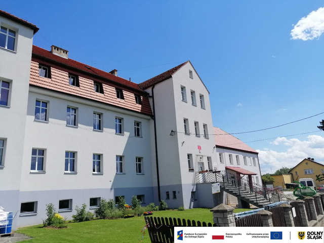 [FOTO] Pięć budynków w gminie Stoszowice przejdzie termomodernizację za ponad 7 milionów złotych