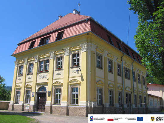 [FOTO] Pięć budynków w gminie Stoszowice przejdzie termomodernizację za ponad 7 milionów złotych