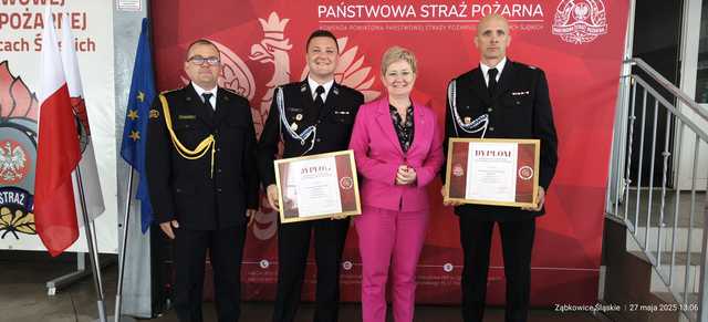 [FOTO] W Ząbkowicach uroczyście nagrodzono i uhonorowano strażaków z naszego powiatu 