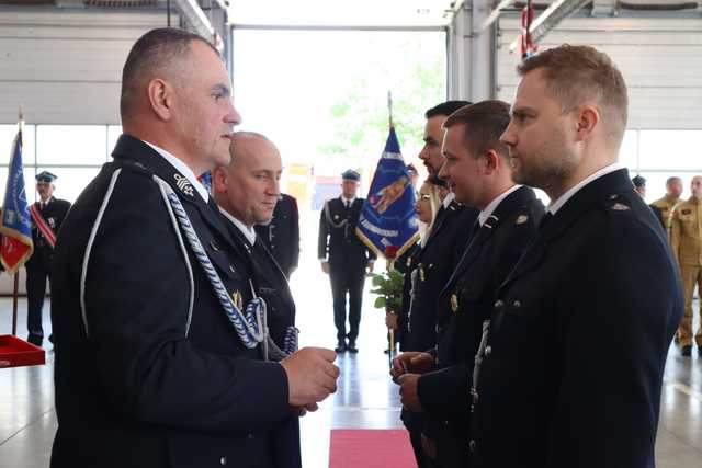 [FOTO] W Ząbkowicach uroczyście nagrodzono i uhonorowano strażaków z naszego powiatu 