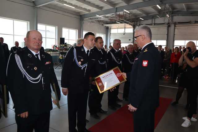 [FOTO] W Ząbkowicach uroczyście nagrodzono i uhonorowano strażaków z naszego powiatu 