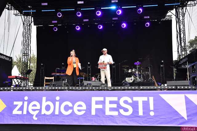 [FOTO] lokalnyFEST! trwa w najlepsze. Patrycja Grzelaczyk-Korchan rozpoczęła niedzielne koncerty Ziębice FEST 2025
